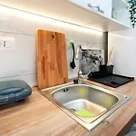 Otto Cozy Sea View Apartment-parking Included Apartman *
