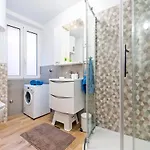 Otto Cozy Sea View Apartment-parking Included Apartman