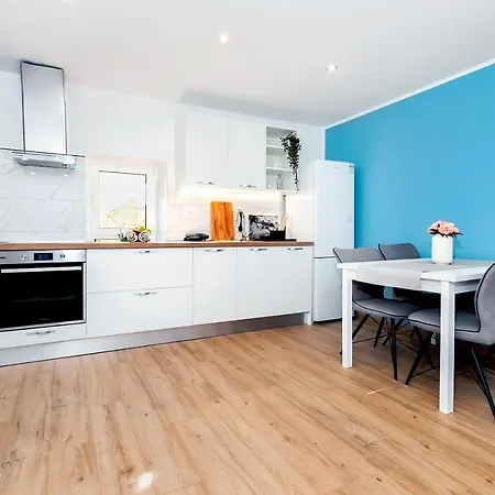 Otto Cozy Sea View Apartment-parking Included Apartment *