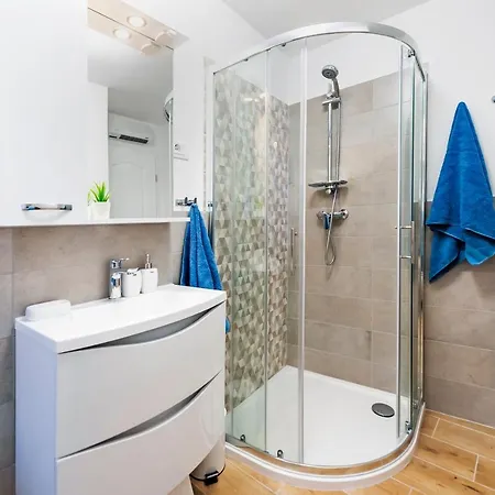 Otto Cozy Sea View Apartment-parking Included רוביני