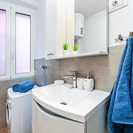 דירה Otto Cozy Sea View Apartment-parking Included