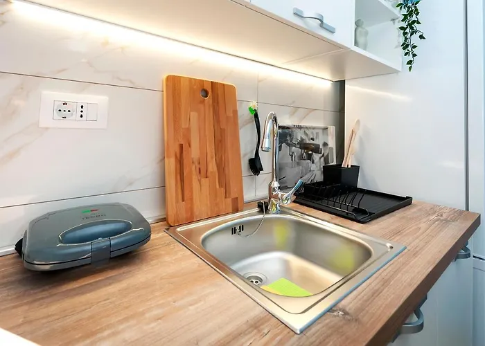 Otto Cozy Sea View Apartment-parking Included Apartment *
