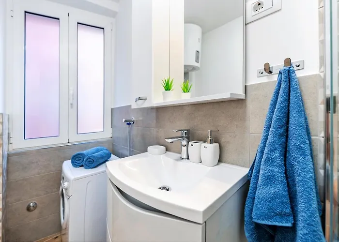 Apartment Otto Cozy Sea View Apartment-parking Included
